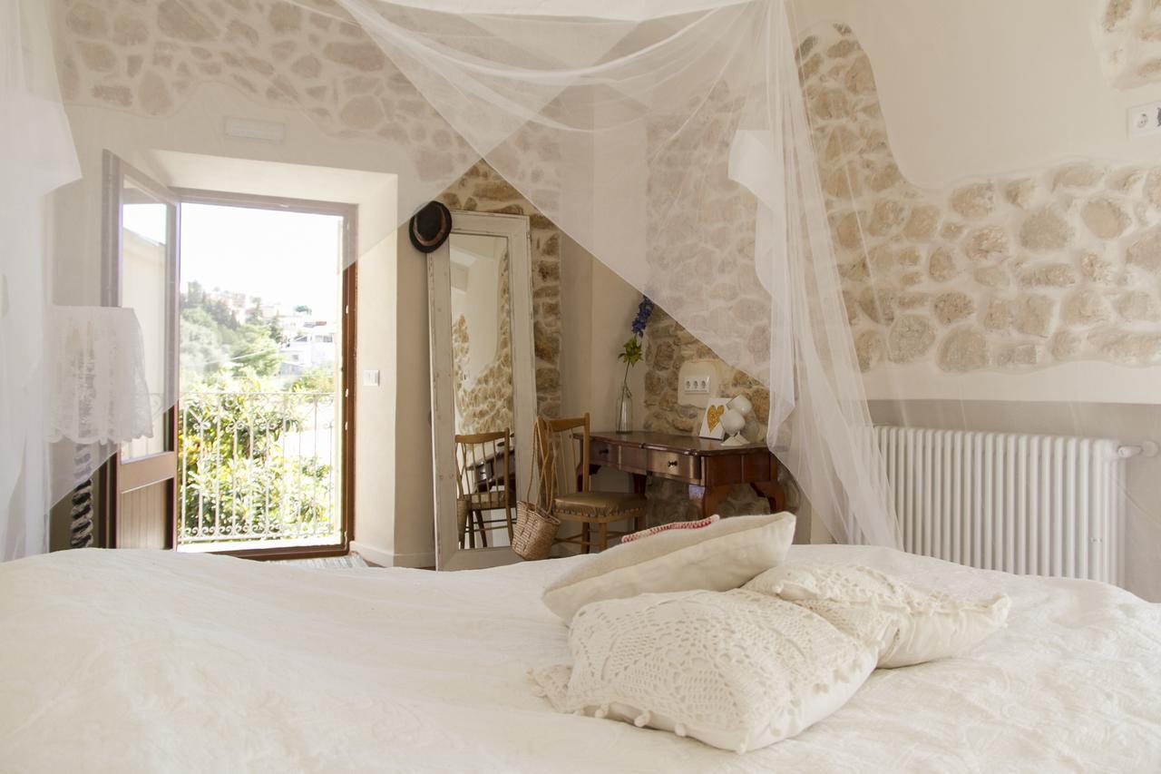Home Hotel The Pink Pepper Tree Lloseta Exterior photo